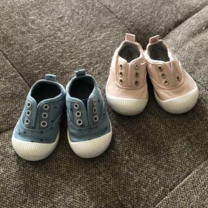 Girls Size 4 bundle of CAT and JACK shoes